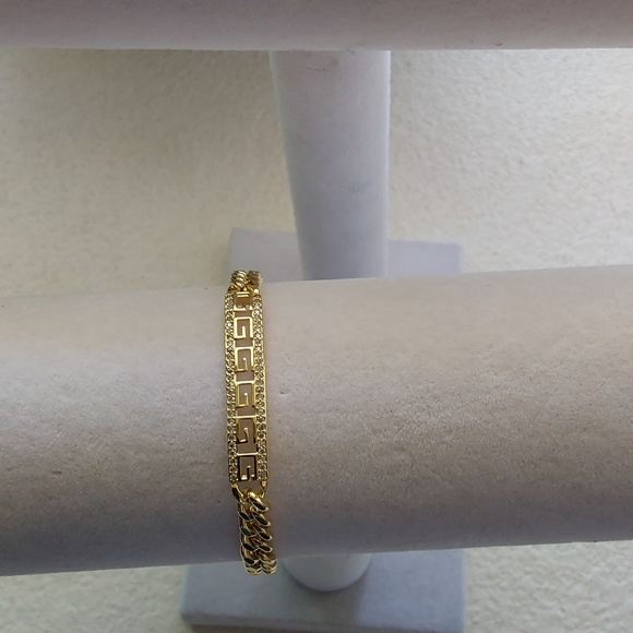 Gold Chain Bracelet - Picture 1 of 5